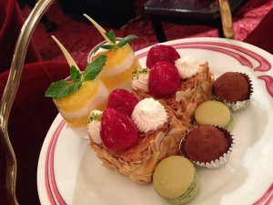 マキシム・ド・パリのアフタヌーンティー