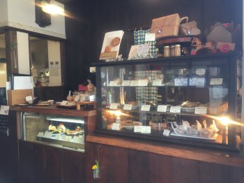 生菓子のほかクッキーやスコーンなどの焼き菓子も売っています。