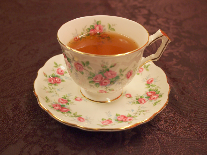 2杯目の紅茶も美味しく飲むために、ティーポットにティーコジーをかぶせてポット中の紅茶が冷めないようにしておけばさらに完璧です。