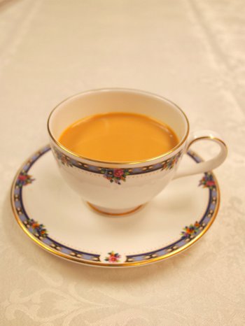 ミルクティーにしたルフナ紅茶