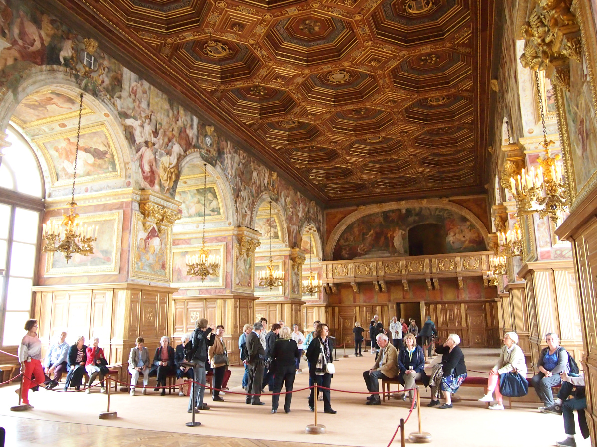 アンリ２世（1519-1559）時代に完成した舞踏会の広間。とても広いです。