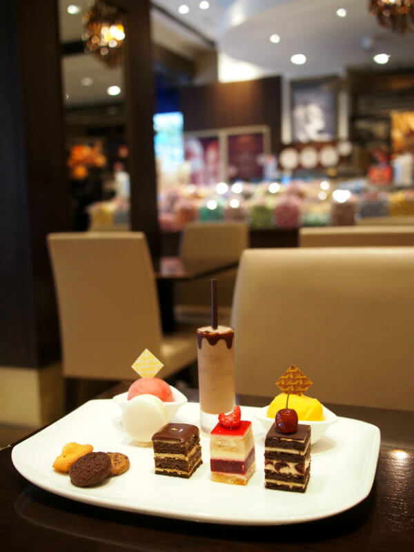 lindt chocolat cafe afternoontea set3
