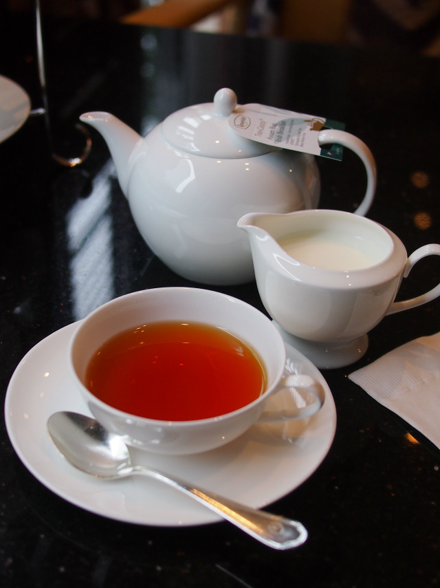 ホテル日航金沢 ロビーラウンジ ファウンテンの紅茶