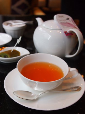 ホテル日航金沢 ロビーラウンジ ファウンテンのアフタヌーンティーの紅茶