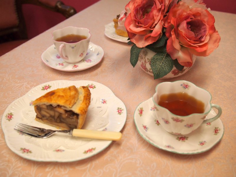 パブリックスイーツ タルト＆パイのアップルパイと紅茶