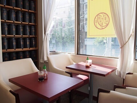 東京のパレデテはベトナム料理屋のお店に併設されていて、フォーなどを食べることも出来ます。
