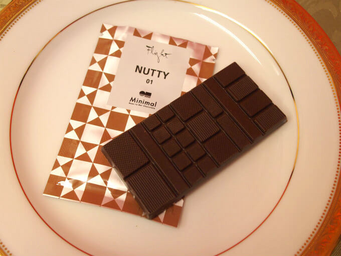 「NUTTY 01」はコロンビア産トゥマコを71％使用したチョコレート。 軽くローストしたナッツのような風味のチョコレート