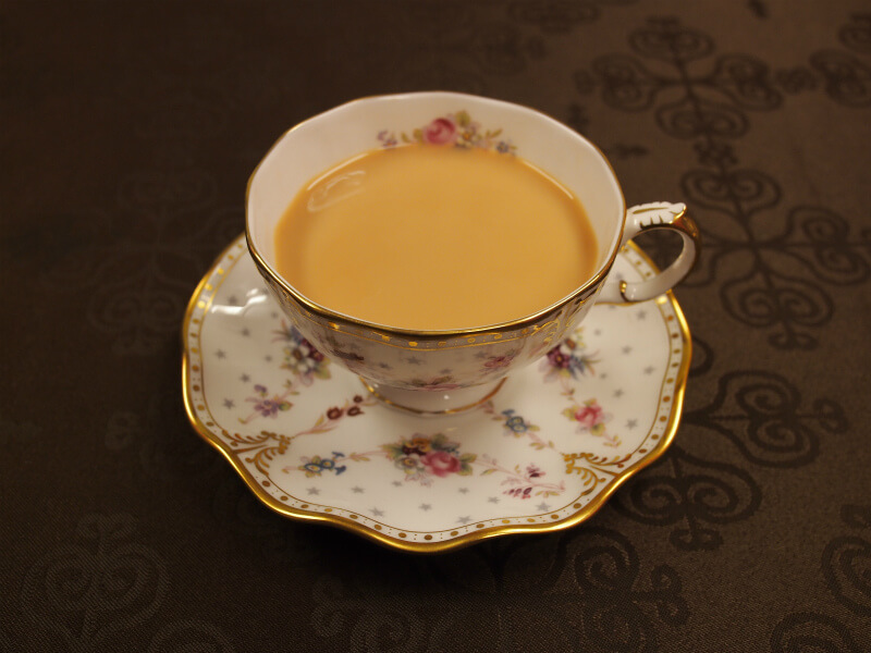ロイヤルアントワネットはミルクティーにしても美味しい紅茶です。