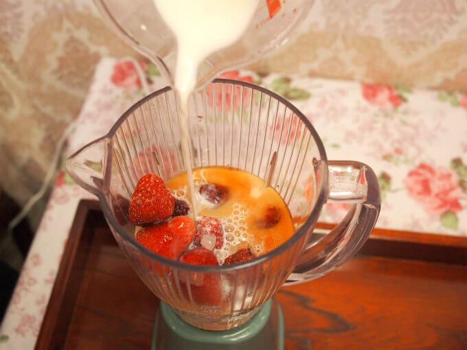 strawberry milk teasmoothie recipe4