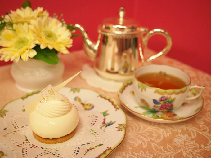 和光の白いケーキ「モロ」と紅茶