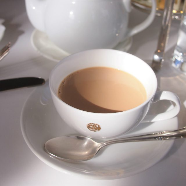 こちらはロイヤルミルクティー。茶葉はロンネフェルトのアイリッシュモルトでした。