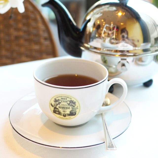 ドゥロンドン
中国紅茶、アッサム紅茶、カメルーン紅茶をブレンドしたもの、しっかりとした味ながらも後味はスッキリの紅茶