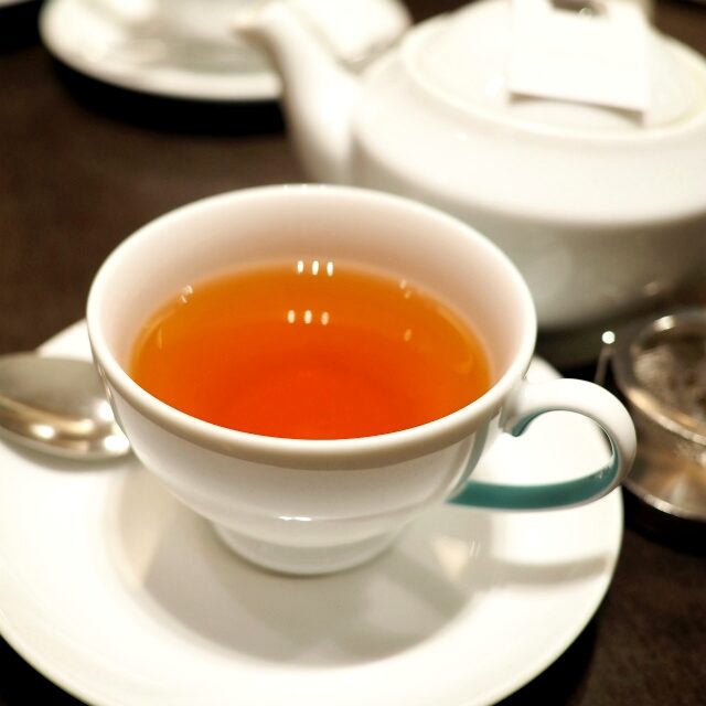 ロイヤルブレンド
1902年エドワード7世のためにブレンドされて誕生した紅茶。上質なアッサムとセイロンのロウグロウンティーがブレンドされた紅茶