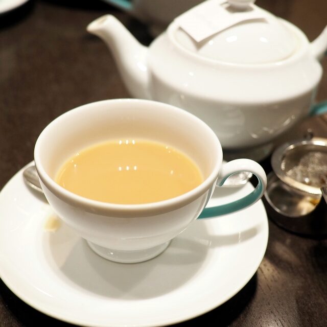 ジュビリーブレンドもミルクティーによく合う紅茶。さっぱりめのミルクティーになります。
