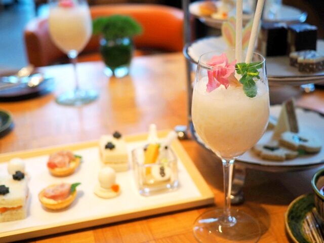 andaz white afternoontea drink01
