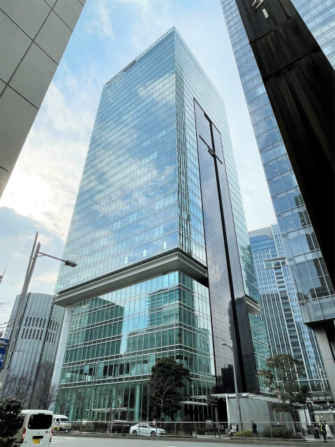 フォーシーズンズホテル丸の内 東京が入っているパシフィックセンチュリープレイスの外観