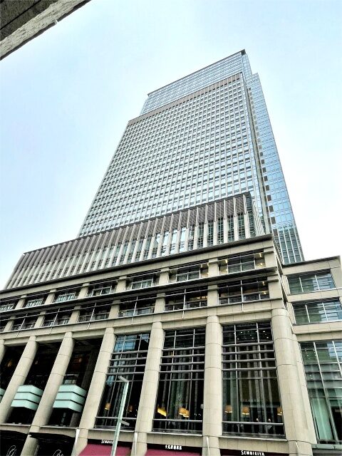 千疋屋総本店はマンダリンオリエンタルと同じビルの日本橋三井タワーに入っています。１Fはショップ、２Fはフルーツパーラーになっています。