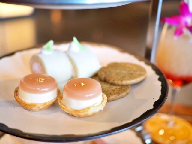 andaz 2022peach afternoontea pastry01