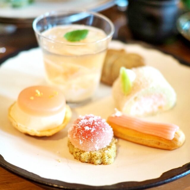 andaz 2022peach afternoontea sweets05