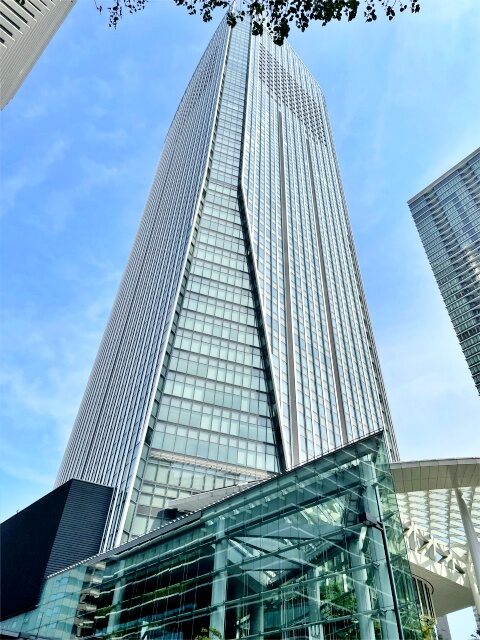 アンダーズが入っている虎ノ門ヒルズ 森タワーの外観。1F、37F、 47F～52Fがアンダーズ 東京です。