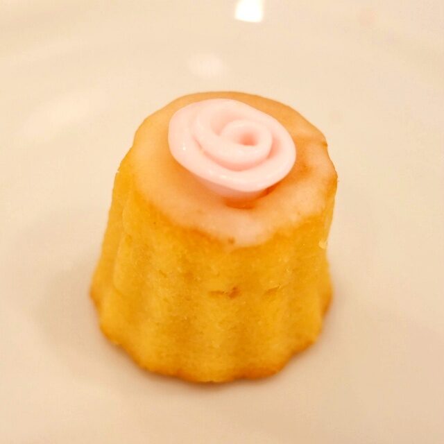ローズレモンドリズルケーキ