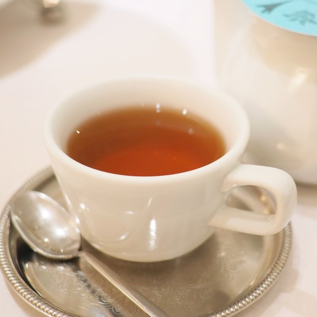 カサブランカ
シシリアベルガモット紅茶とモロッコミント緑茶を組み合わせたフレーバーティー。アールグレイにミントを加えたような紅茶。