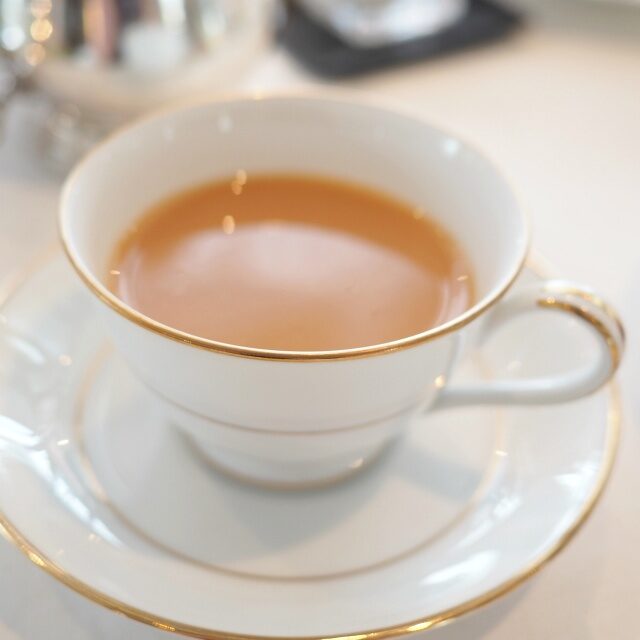 セイロン・ディンブラはミルクティーによくあう紅茶。ミルクティーとスコーンの組み合わせ大好き！
