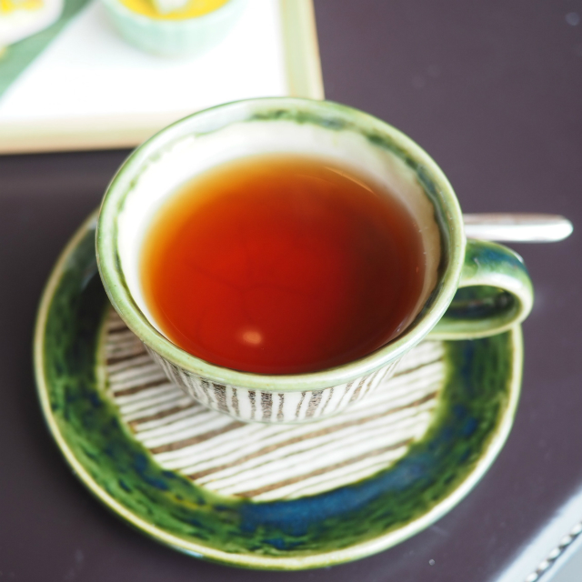 ダージリンさっぱりした紅茶のダージリンはセイボリーに合わせました。