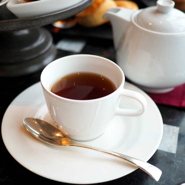 リュクスリー
ザ・オークラ東京のオリジナルブレンドティー。メープルシロップと栗の香りの紅茶。