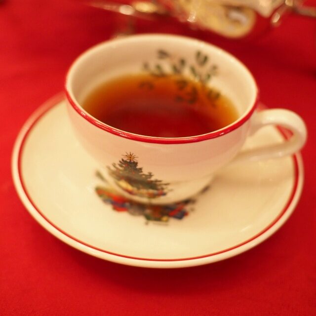 アイリッシュモルト（ロンネフェルト）ロンネフェルトで一番人気のカカオとモルトの香りのフレーバーティー。こちらはミルクティーにぴったりの紅茶。