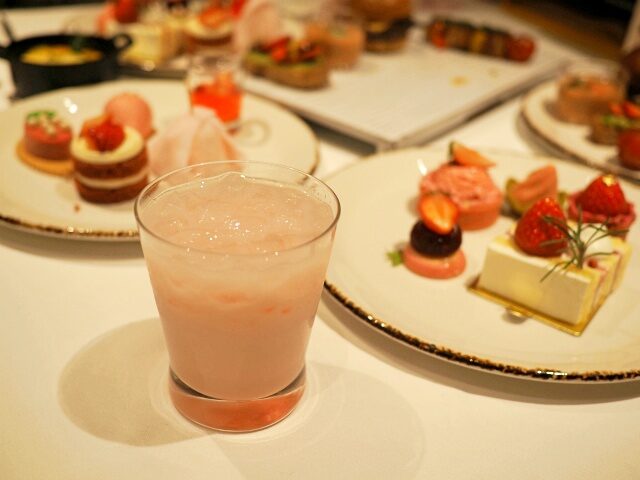 ana steakhouse strawberry afternoontea drink01