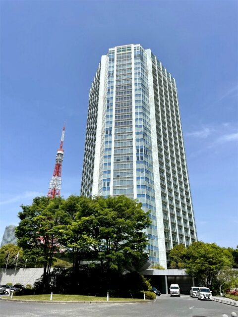 ザ・プリンス パークタワー東京の外観。東京タワーのすぐ近くにあるホテルです。