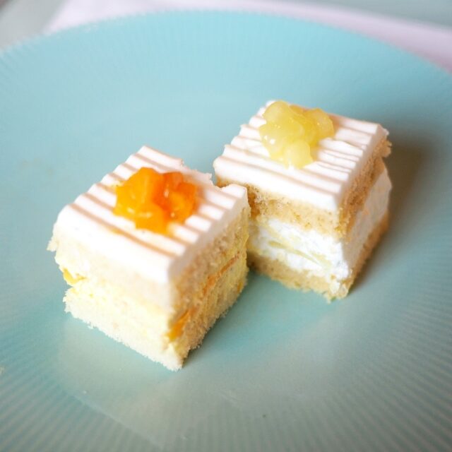 ミニサイズでも、SATSUKIのショートケーキを２種類食べられるって幸せ♡