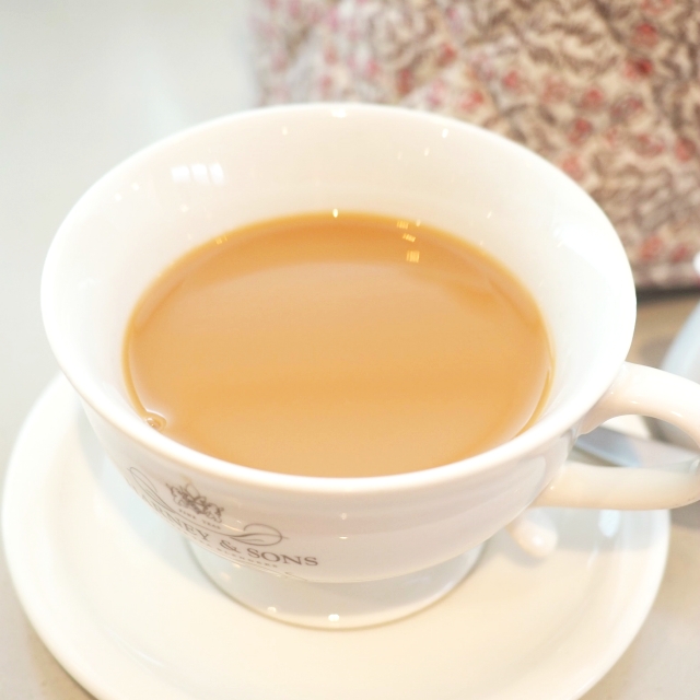 スコティッシュ・モーンはミルクティーにぴったりの紅茶、スコーンやスイーツによく合いました！