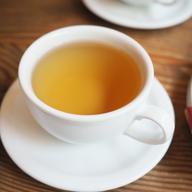 ハッピー
抗酸化作用が高いワユサ（グアユサ）の茶葉をベースにジャスミン茶、グリーンルイボス、ローズヒップ、ハイビスカス、ラズベリーなどを加えた美容や疲労回復にも効果的なお茶。