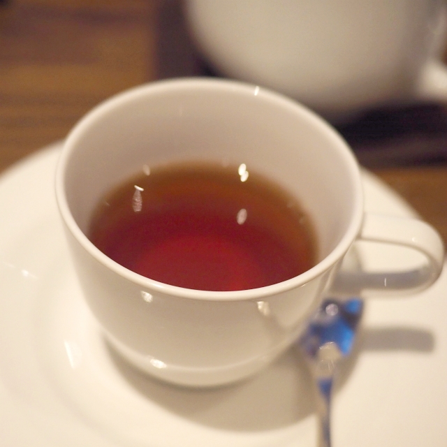 デイブレイク
セイロン、アッサム、ダージリンのブレンドティー、ストレートでもミルクティーでも美味しい紅茶