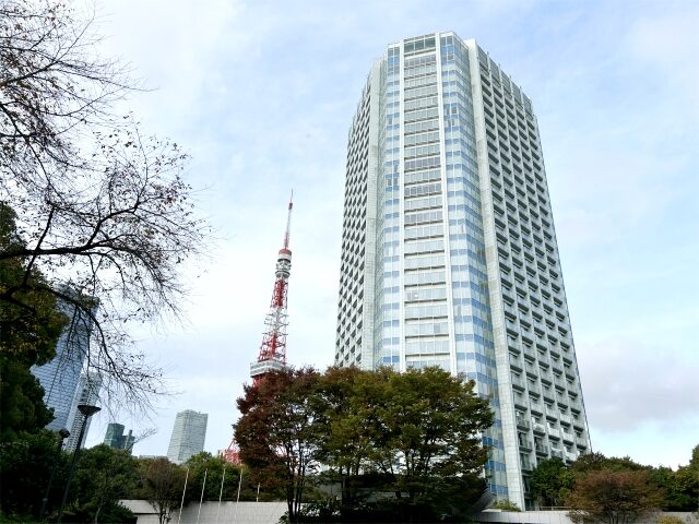 ザ・プリンス パークタワー東京の外観。東京タワーのすぐ近くにあるホテルです。
